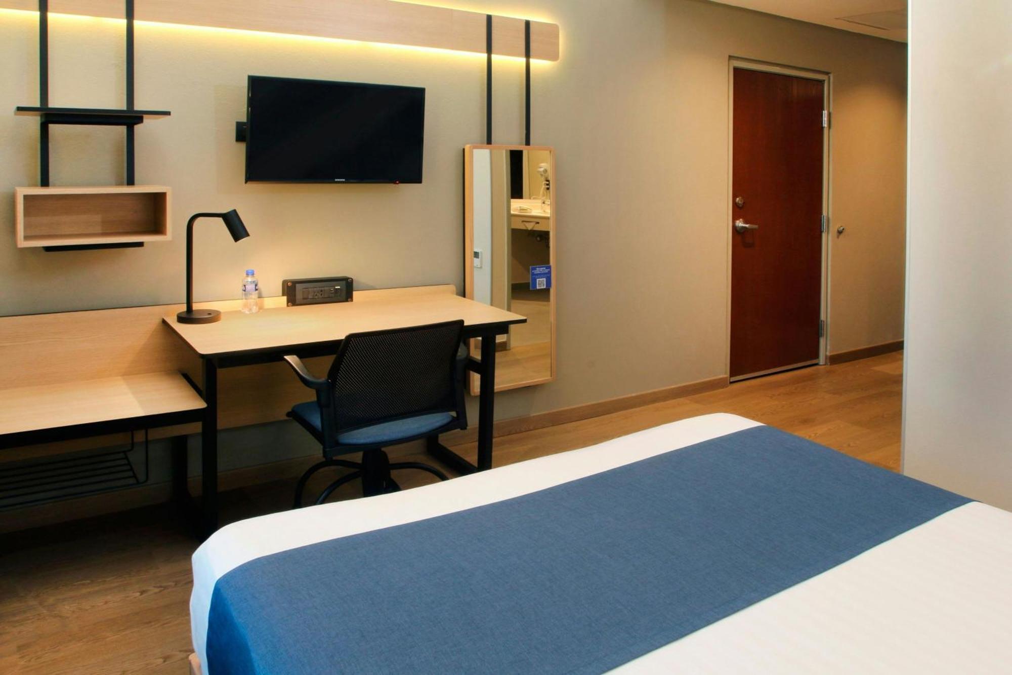 فندق City Express By Marriott رينوسا المظهر الخارجي الصورة